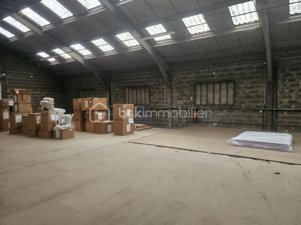 Local commercial de 1 930 m²