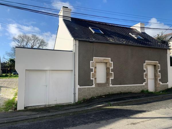 A VENDRE LE RELECQ KERHUON MAISON 66 M2 - JARDIN 460 M2 -