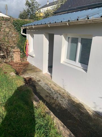 A VENDRE LE RELECQ KERHUON MAISON 66 M2 - JARDIN 460 M2 -