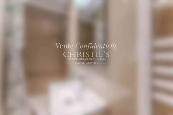 IMMEUBLE EN PIERRE DE TAILLE AVEC COMMERCE ET APPARTEMENT – BORDEAUX CENTRE