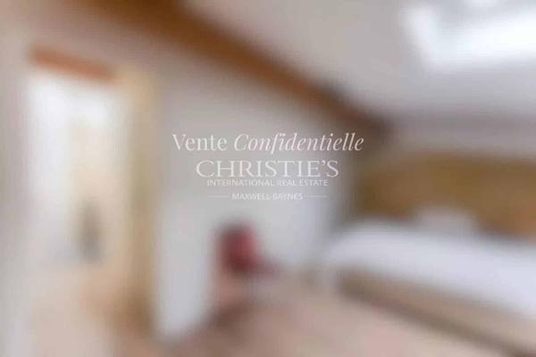 IMMEUBLE EN PIERRE DE TAILLE AVEC COMMERCE ET APPARTEMENT – BORDEAUX CENTRE