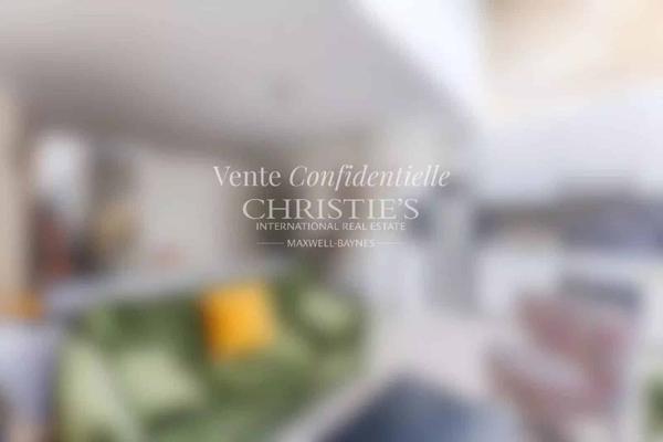 IMMEUBLE EN PIERRE DE TAILLE AVEC COMMERCE ET APPARTEMENT – BORDEAUX CENTRE