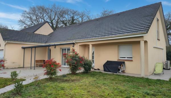 Maison T8 individuelle de 185m², avec 5 chambres, possibilité 6, vivable de plain-pied.