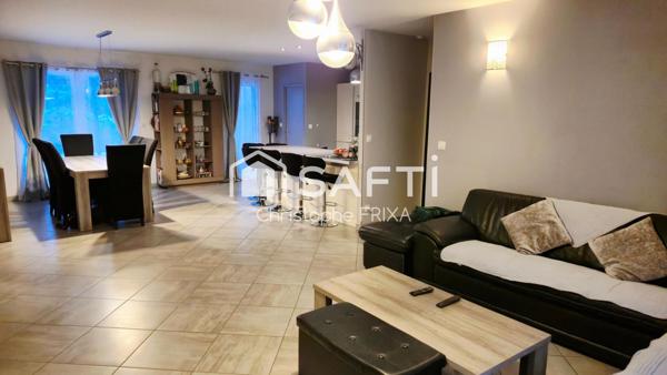 Maison T8 individuelle de 185m², avec 5 chambres, possibilité 6, vivable de plain-pied.