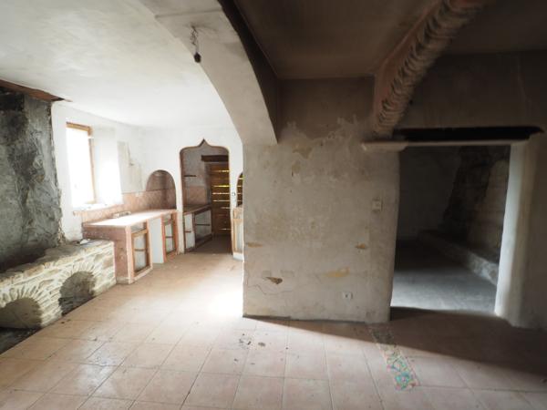 Maison de hameau à rénover en 2 logements