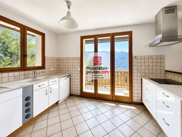 Maison Ugine 8 pièces 195 m2