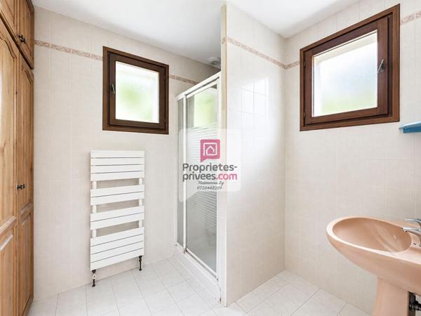 Maison Ugine 8 pièces 195 m2