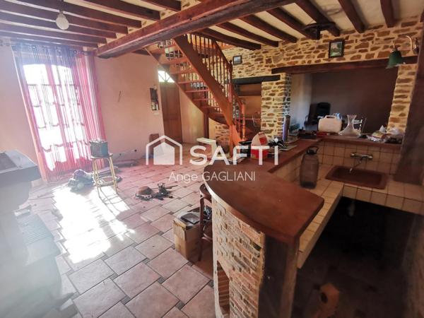 Maison 4 chambres à fort potentiel sur grand terrain à l’entrée de Cossé-Le-Viivien