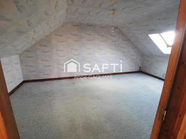 Maison 4 chambres à fort potentiel sur grand terrain à l’entrée de Cossé-Le-Viivien