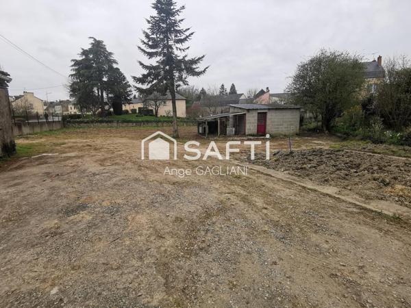 Maison 4 chambres à fort potentiel sur grand terrain à l’entrée de Cossé-Le-Viivien