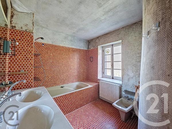 Maison à vendre  8 pièces - 408,60 m 2   MOZAC  - 63
