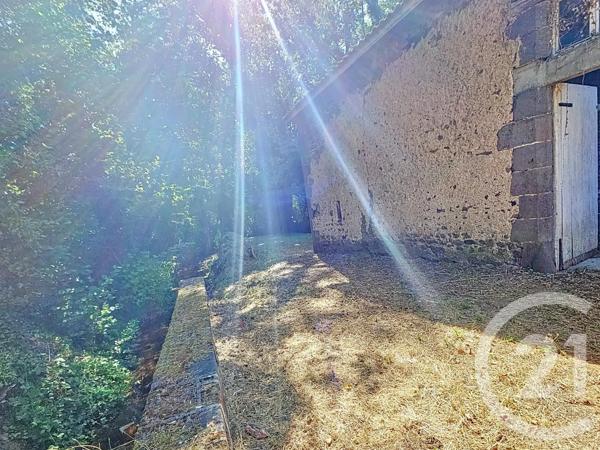 Maison à vendre  8 pièces - 408,60 m 2   MOZAC  - 63