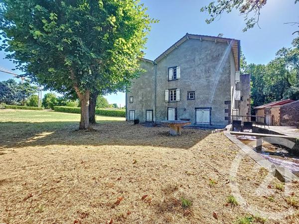Maison à vendre  8 pièces - 408,60 m 2   MOZAC  - 63