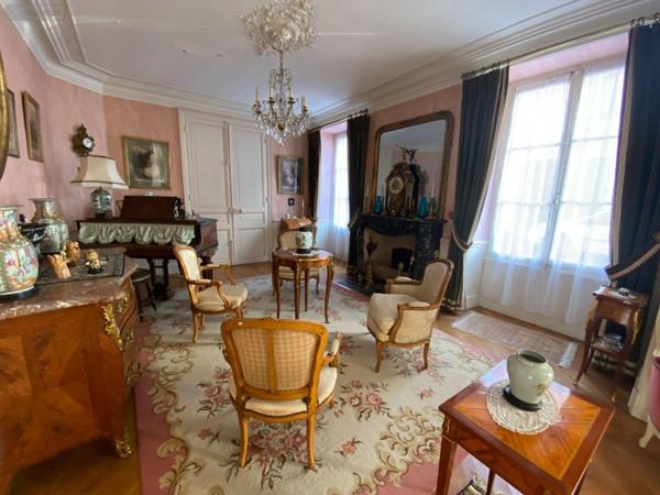 Maison de maître à vendre à Gallardon dans l'Eure-et-Loir (28320), ref : 376