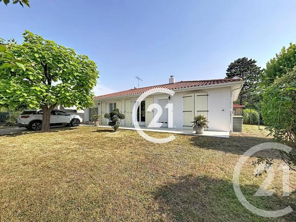 Maison à vendre  4 pièces - 124 m 2   JARNAC  - 16