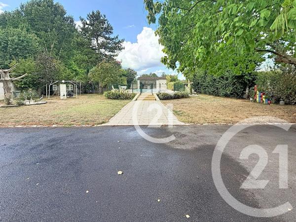 Maison à vendre  4 pièces - 124 m 2   JARNAC  - 16