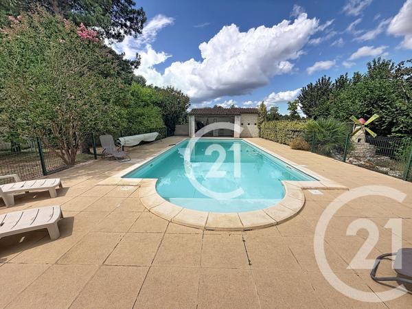 Maison à vendre  4 pièces - 124 m 2   JARNAC  - 16