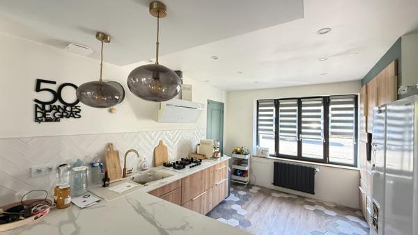 NOAILLES PROCHE Maison 7 pièces, 4 chambres, salle de jeux, garage, cave, grand terrain