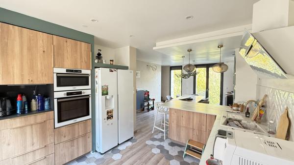 NOAILLES PROCHE Maison 7 pièces, 4 chambres, salle de jeux, garage, cave, grand terrain