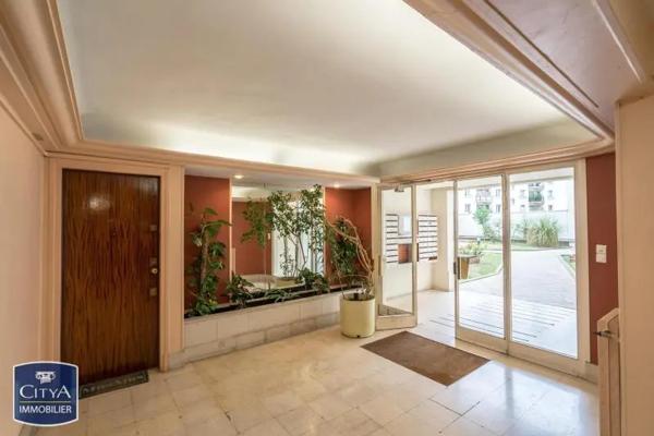 Appartement à louer 1 pièce 27.1m²