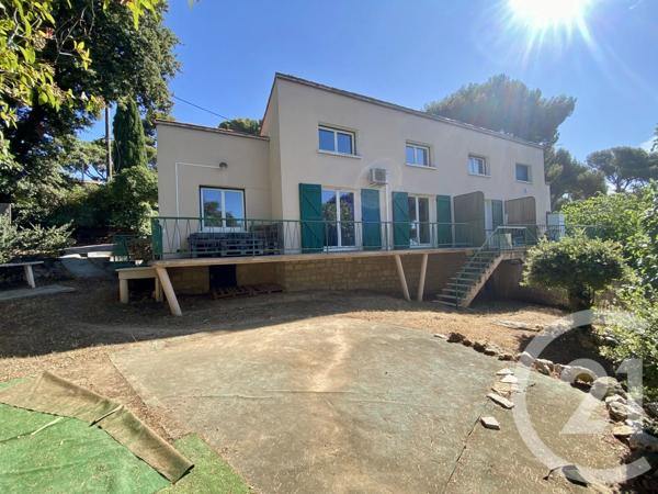 Maison à vendre  8 pièces - 138,50 m 2   SANARY SUR MER  - 83