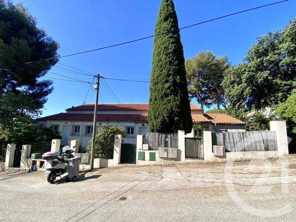 Maison à vendre  8 pièces - 138,50 m 2   SANARY SUR MER  - 83