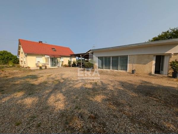 Maison individuelle avec studio indépendant vendre à Montpon-Ménestérol en Dordogne - 6 pièces, 141 m²  avec appartement indépendant de 43,9 m²