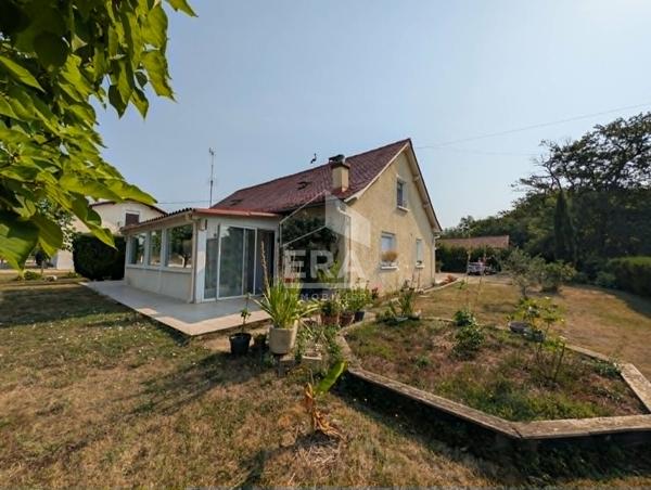 Maison individuelle avec studio indépendant vendre à Montpon-Ménestérol en Dordogne - 6 pièces, 141 m²  avec appartement indépendant de 43,9 m²
