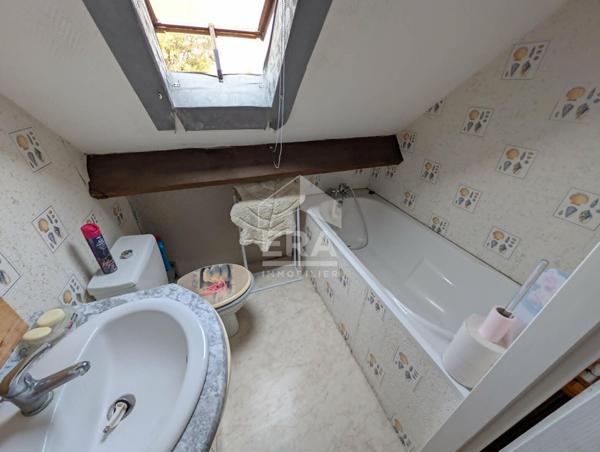 Maison individuelle avec studio indépendant vendre à Montpon-Ménestérol en Dordogne - 6 pièces, 141 m²  avec appartement indépendant de 43,9 m²