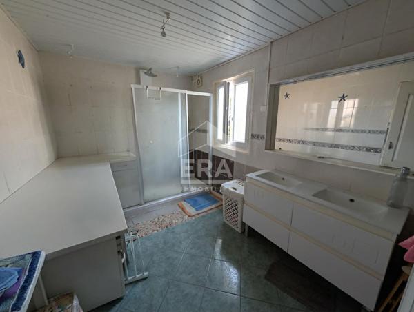 Maison individuelle avec studio indépendant vendre à Montpon-Ménestérol en Dordogne - 6 pièces, 141 m²  avec appartement indépendant de 43,9 m²