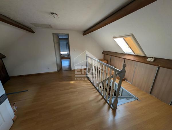 Maison individuelle avec studio indépendant vendre à Montpon-Ménestérol en Dordogne - 6 pièces, 141 m²  avec appartement indépendant de 43,9 m²