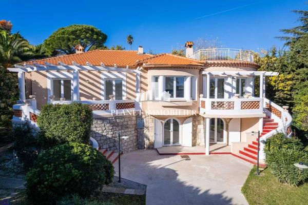 JUAN LES PINS VILLA 5 CHAMBRES AVEC DEPENDANCES