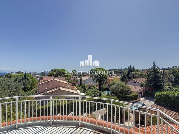 JUAN LES PINS VILLA 5 CHAMBRES AVEC DEPENDANCES