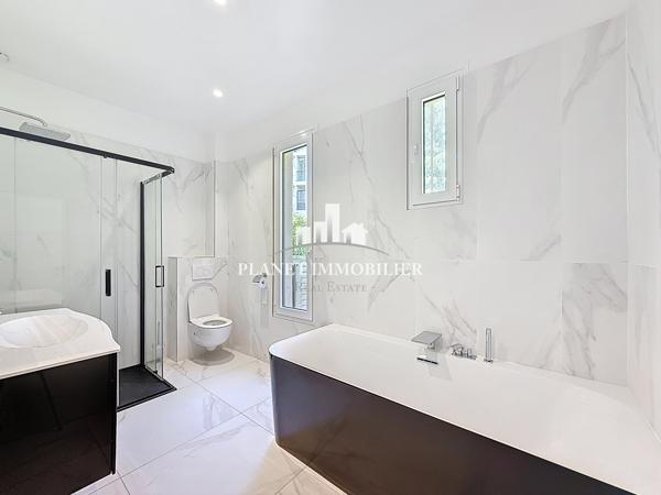 JUAN LES PINS VILLA 5 CHAMBRES AVEC DEPENDANCES