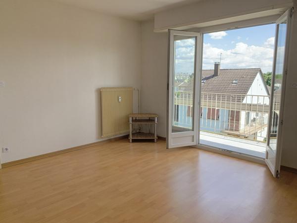 Appartement 2 pièces, balcon, cave