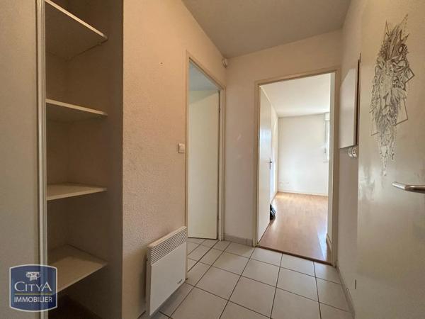 Appartement à louer 2 pièces 48.06m² Caussade (82300)
