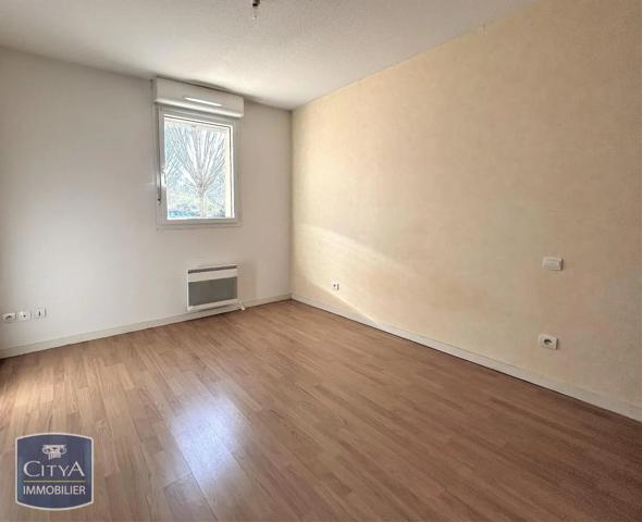 Appartement à louer 2 pièces 48.06m² Caussade (82300)