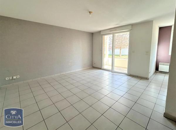Appartement à louer 2 pièces 48.06m² Caussade (82300)