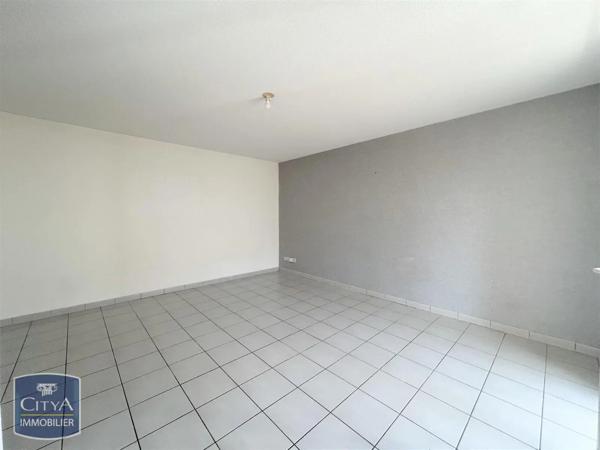 Appartement à louer 2 pièces 48.06m² Caussade (82300)