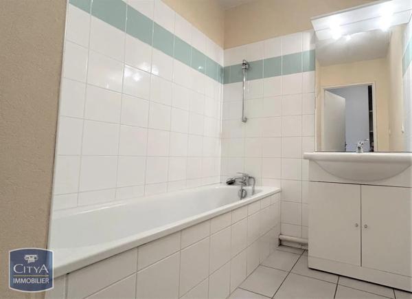 Appartement à louer 2 pièces 48.06m² Caussade (82300)