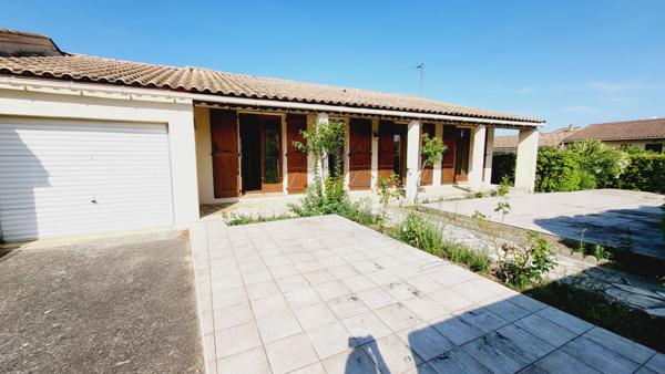 PAVILLON DE PLAIN PIED AVEC JARDIN ET GARAGE