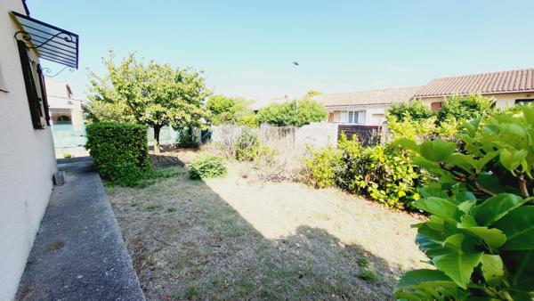 PAVILLON DE PLAIN PIED AVEC JARDIN ET GARAGE