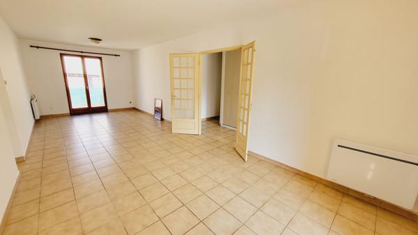 PAVILLON DE PLAIN PIED AVEC JARDIN ET GARAGE