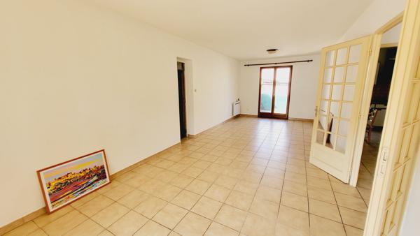 PAVILLON DE PLAIN PIED AVEC JARDIN ET GARAGE