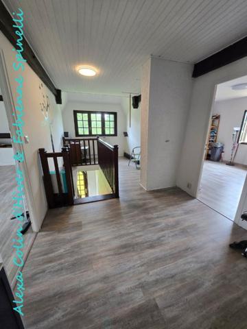 Pavillon sur sous-sol total, vie de plain-pieds possible