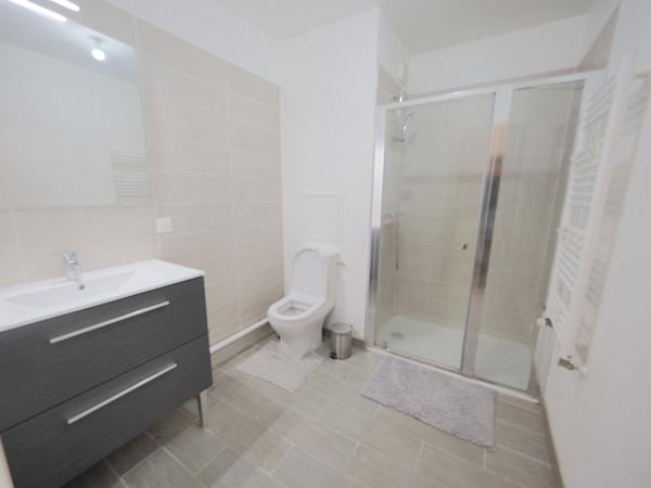 Coup de coeur garanti ! Grand studio meublé avec loggia ? Résidence récente proche métro !