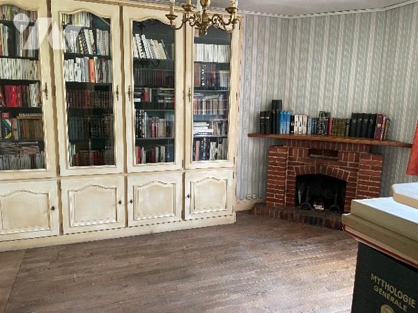 Maison de village d'environ 175,5 m², comprenant plusieurs corps de bâtiments.