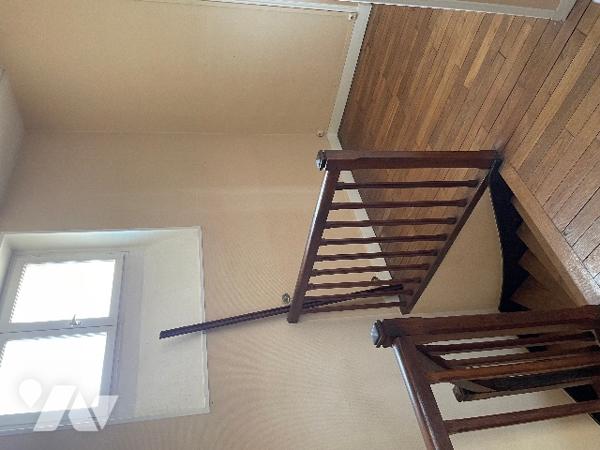 Maison de village d'environ 175,5 m², comprenant plusieurs corps de bâtiments.