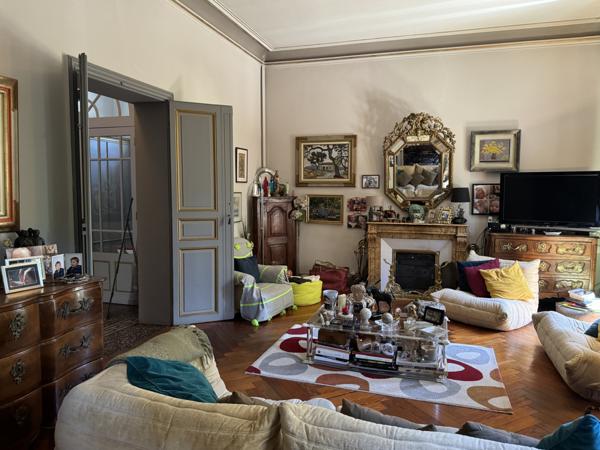 Carpentras (84200) Maison de maître avec jardin et piscine à Carpentras