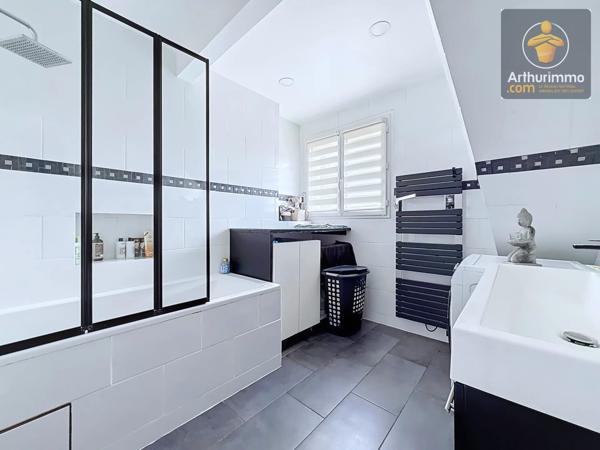 Vente                                                      Maison
                        
                     8 pièces                      183 m2                     à Quincy-sous-Sénart